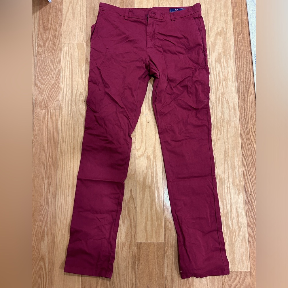 Mens vinyard vine on the go pants. Size 34.